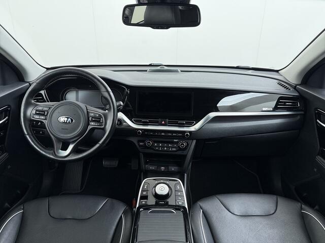 KIA e-Niro ExecutiveLine 64kWh Warmtepomp Leder+Verwarmd+Geventileerd JBL®-Audio Adap.Cruise Elek.Stoel+Memory Stuur+Achterbankverwarming Navi Camera Pdc SOH 100% Apple Carplay/Android Auto Keyless Privacy Glas Led Lmv Isofix Lane Assist VESS DAB Origineel Nederland
