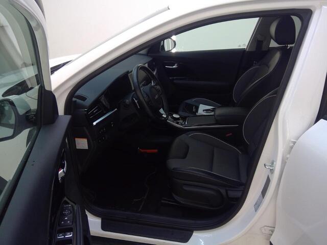 KIA e-Niro DynamicPlusLine 64 kWh | 14500 KM | SOH 100% | Navigatie | Schuif - Kantel Dak | WORDT VERWACHT!
