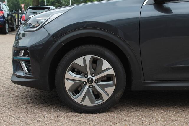 KIA e-Niro ExecutiveLine 64 kWh / Camera / Leder / Keyless / Stoelventilatie / Navigatie / Dodehoek / DAB / Cruise Control
