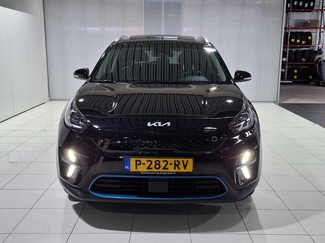 KIA e-Niro DynamicPlusLine 64 kWh SOH 100% Stoel en Stuur verwarming, Schuif kantel dak, Apple Carplay/Android Auto, Navigatie, Camera.