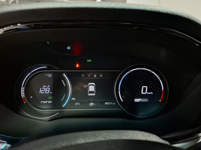 KIA e-Niro DynamicPlusLine 64 kWh SOH 100% Stoel en Stuur verwarming, Schuif kantel dak, Apple Carplay/Android Auto, Navigatie, Camera.
