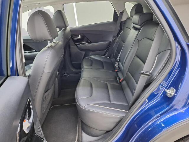 KIA e-Niro EXECUTIVELINE 64 KWH (100% SOH) I V/D EERSTE EIGENAAR I SCHUIF/KANTELDAK I 3-FASE LADEN