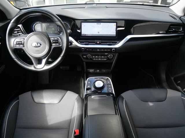 KIA e-Niro DynamicPlusLine 64 kWh | Schuif-kantel dak | Stoel-stuurverwarming | Carplay | Keyless | Navi | Cruise |