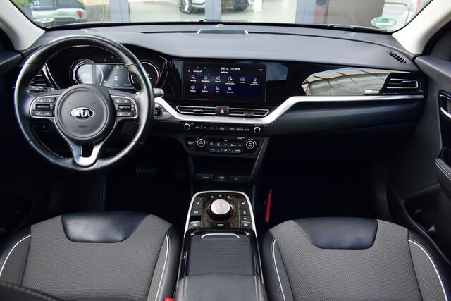 KIA e-Niro DynamicPlusLine 64 kWh | Schuif-/ Kantel Dak | Stoel + Stuurverwarming | Adaptieve Cruise Control | Tot 10Jr. Kia-Garantie |
