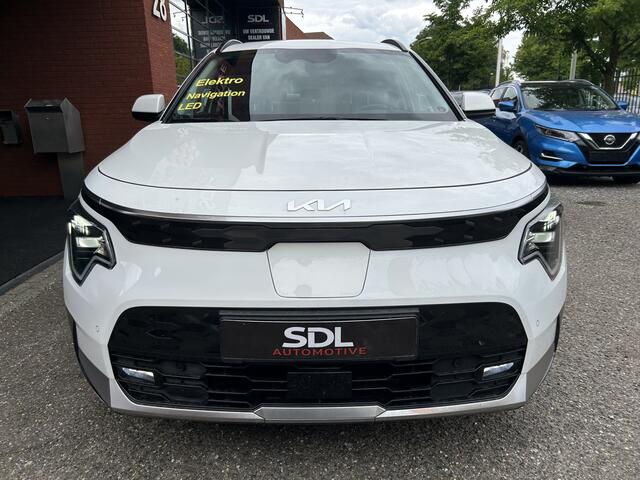 KIA e-Niro EV Edition Advanced 64.8 kWh 3-fase // ADAPTIVE CRUISE // NAVI + CARPLAY // KEYLESS // ELEK. STOELEN // PDC V+A