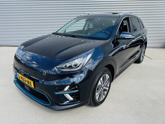 KIA e-Niro ExecutiveLine 64 kWh SOH 100% | Sunroof | Privacyglass | Keyless | Stoel& Stuurverw. | BTW auto