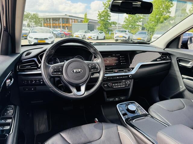 KIA e-Niro ExecutiveLine 64 kWh SOH 100% | Sunroof | Privacyglass | Keyless | Stoel& Stuurverw. | BTW auto