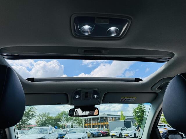 KIA e-Niro ExecutiveLine 64 kWh SOH 100% | Sunroof | Privacyglass | Keyless | Stoel& Stuurverw. | BTW auto