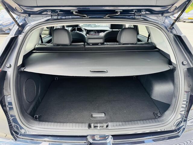 KIA e-Niro ExecutiveLine 64 kWh SOH 100% | Sunroof | Privacyglass | Keyless | Stoel& Stuurverw. | BTW auto