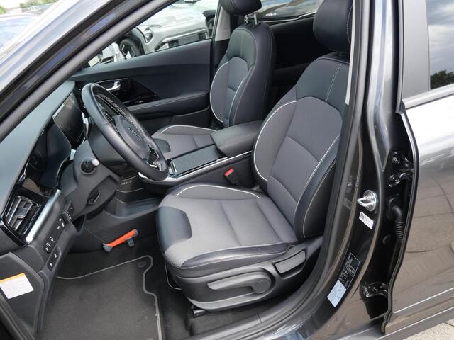 KIA e-Niro DynamicPlusLine 64 kWh | Cruise | Keyless | Navi | Schuif-kanteldak | Stoel-stuurverwarming |