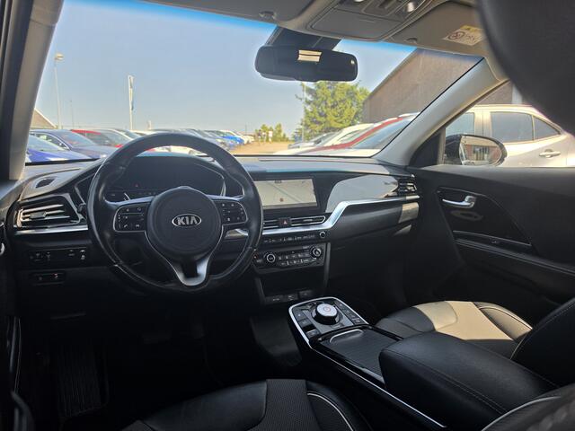 KIA e-Niro DynamicPlusLine 64 kWh | SOH 100% | 3 Fase laden | Schuif/kanteldak | Half Leder | Andriod Auto | Apple carplay |