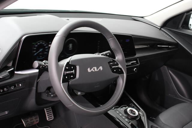 KIA e-Niro EV ExecutiveLine 64.8 kWh Navigatie Half Leder Schuif-kantel dak Elektrisch bedienbare achterklep DAB Led Camera