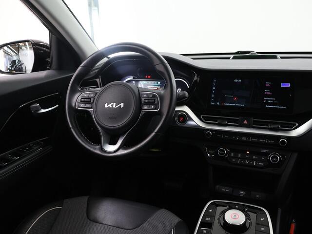 KIA e-Niro DynamicPlusLine 64 kWh | Panoramadak | Stoel/Stuurwielverwarming | Adaptieve Cruise Control | Keyless Go | LED Koplampen |