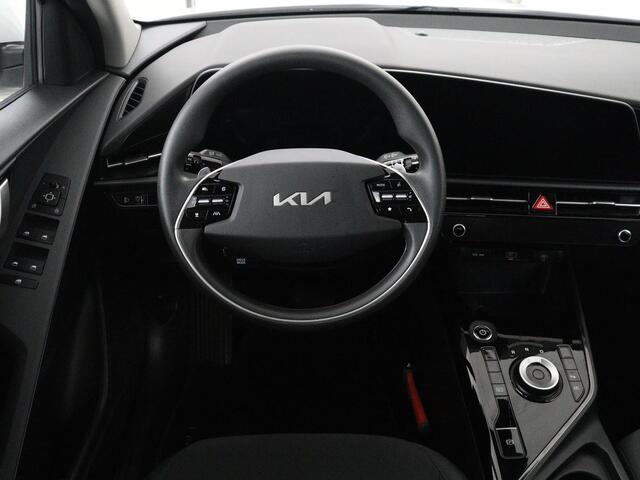 KIA e-Niro EV Light Edition 64.8 kWh | SOH 98,0% | Adaptive cruise | Lane assist | Carplay | Climate control | Virtueel dashboard | Camera | Park assist | Trekhaak