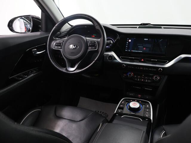 KIA e-Niro ExecutiveLine 64 kWh | Panoramadak | Lederen Bekleding | JBL Audio | Dodehoekdetectie | Stoel/Stuurwielverwarming | Stoelventilatie | Elektrisch bedienbare bestuurdersstoel met geheugenfunctie