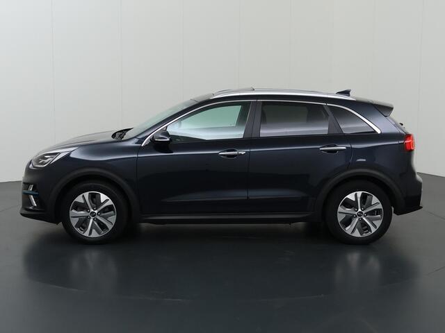 KIA e-Niro ExecutiveLine 64 kWh | SOH 94% | Schuif/Kanteldak | El.verstelbare stoelen + geheugen | Navigatie | Camera | Apple CarPlay/Android Auto | Stoelverwarming + koeling | JBL Audio | Trekhaak |