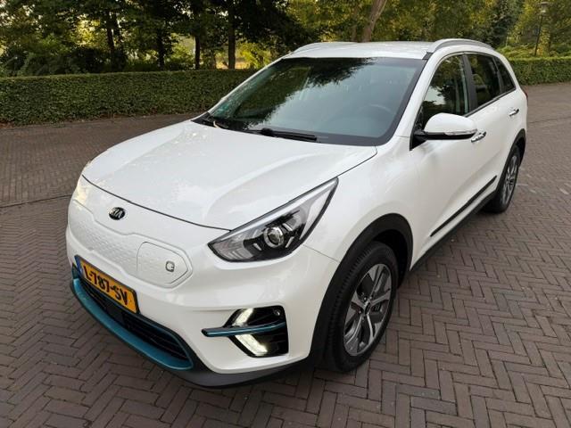 KIA e-Niro Dynamicline 64kWh SOH 100% Warmtepomp/Acarplay/Navi/Halfleer/Led/Fabrieksgarantie