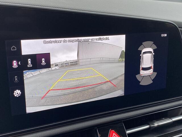 KIA e-Niro EV Light Advanced 64.8 kWh Stuur- & stoelverwarming, parkeersensoren v&a, navigatie, Apple CarPlay/Android Auto, lage KM stand!