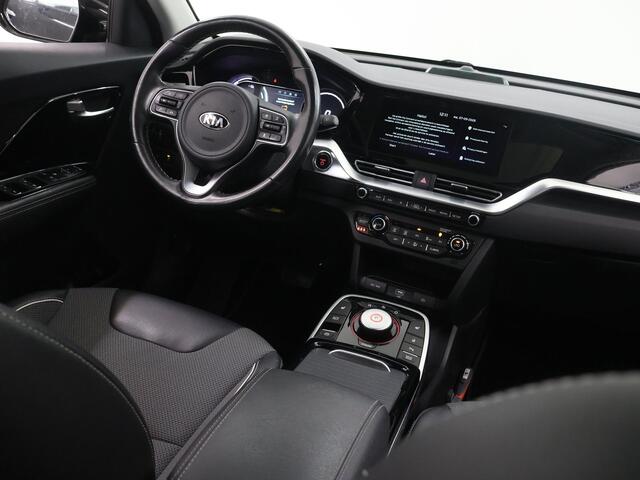 KIA e-Niro DynamicPlusLine 64 kWh | Trekhaak | Schuif/kantel dak | Stoel/Stuurverwarming | Achteruitrijcamera | Adaptieve Cruise Control |