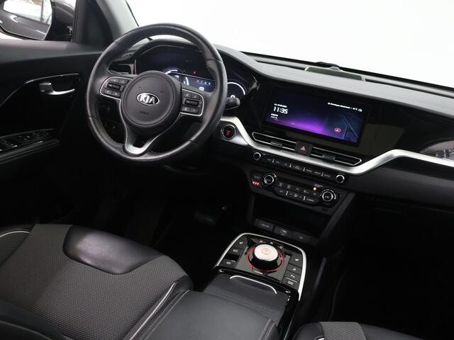 KIA e-Niro DynamicPlusLine 64 kWh | Schuifdak | Stoel/Stuurverwarming | Adaptieve Cruise Control | Climate Control | Achteruitrijcamera |