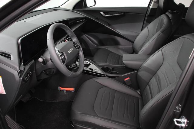 KIA e-Niro EV DynamicPlusLine 64.8 kWh Navigatie Half Leder Schuif-kantel dak Electrische bedienbare achterklep DAB Led Camera