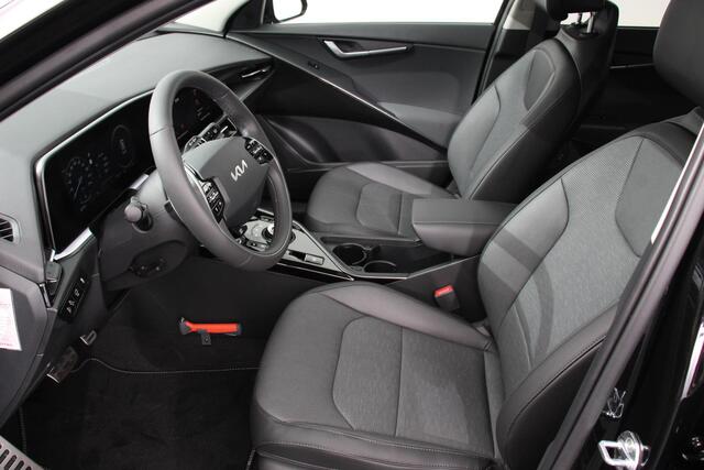 KIA e-Niro EV ExecutiveLine 64.8 kWh Navigatie Half Leder Schuif-kantel dak Elektrische bedienbare achterklep DAB Led Camera