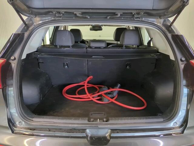 KIA e-Niro DynamicPlusLine 64 kWh | SOH 100% | Trekhaak | Warmtepomp | Schuif-Kantel Dak |