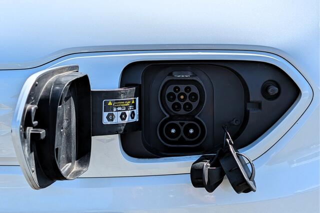 KIA e-Niro DynamicPlusLine 64kWh 3-Fase SOH 96% LED Schuifdak