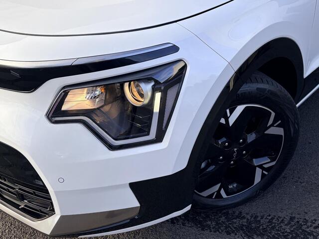 KIA e-Niro EV Light Advanced 64.8 kWh | Stoelverwarming | Stuurverwarming | Keyless Go/Start | Parkeersensoren voor & achter | Navigatie