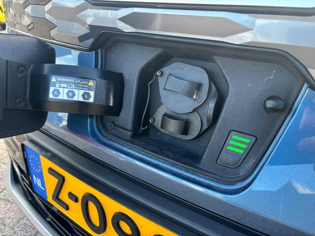 KIA e-Niro ExecutiveLine 64.8 kWh | SOH 97,1% | NIEUW BINNEN, MEER FOTO'S VOLGEN | Pano-dak | Harman Kardon | Elektr. Stoelen | Trekhaak | Camera