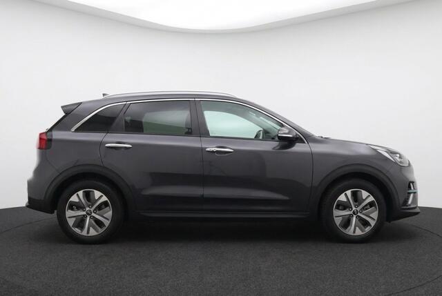 KIA e-Niro ExecutiveLine 64 kWh 204PK 100% SOH Leder | JBL Sound | Warmtepomp | Stoelkoeling