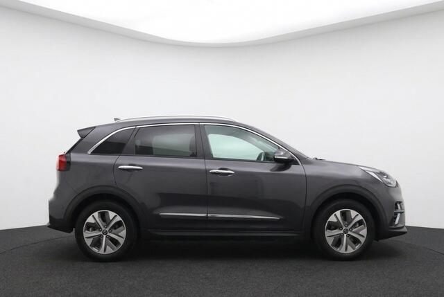 KIA e-Niro ExecutiveLine 64 kWh 204PK 100% SOH Leder | JBL Sound | Warmtepomp | Stoelkoeling