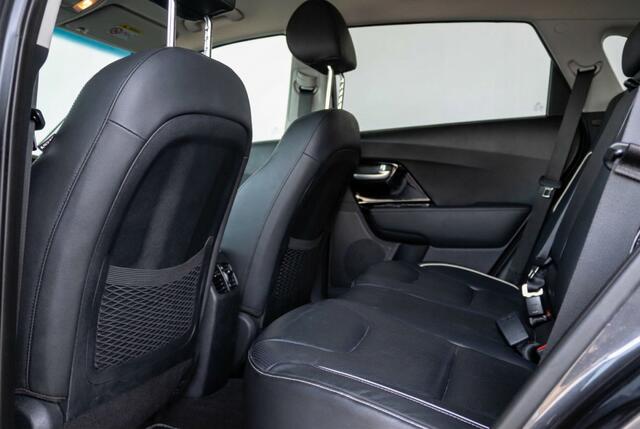 KIA e-Niro ExecutiveLine 64 kWh 204PK 100% SOH Leder | JBL Sound | Warmtepomp | Stoelkoeling