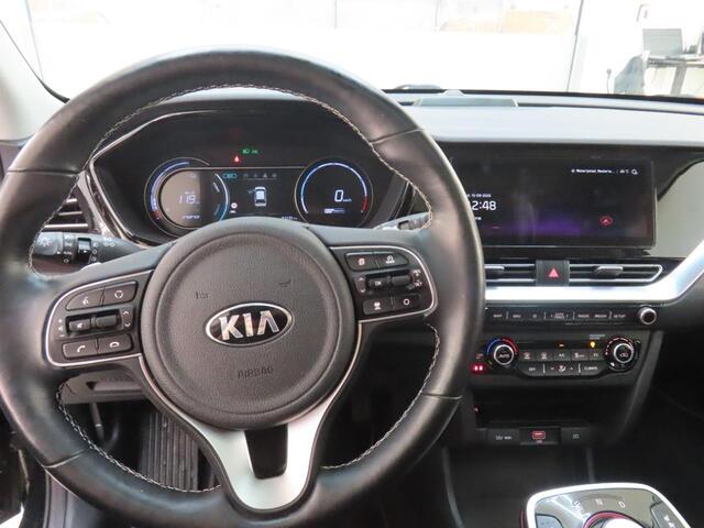 KIA e-Niro ExecutiveLine 64 kWh | SOH 98,1 % | Lederen Interieur | Schuif - Kantel Dak | Navigatie | Dealer onderhouden |