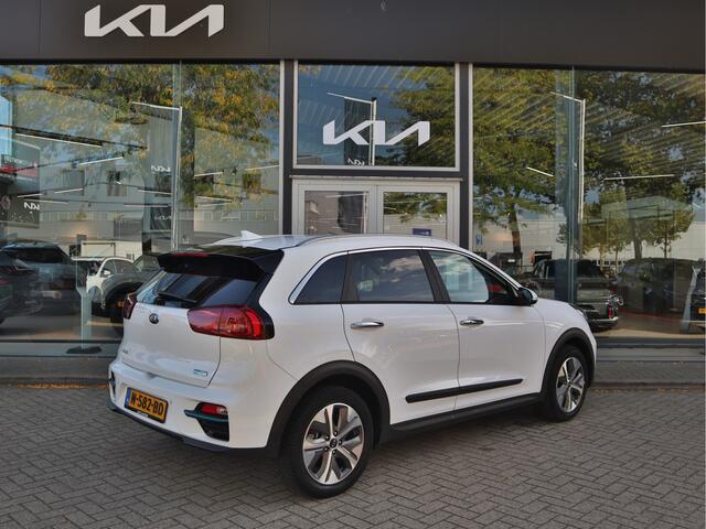 KIA e-Niro ExecutiveLine 64 kWh | Leder | Stoelventilatie | JBL | Schuifdak | All-Seasons | tot 10 jaar Garantie! |