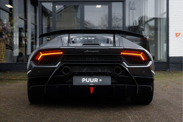 Lamborghini Huracán 5.2 V10 Performante Lift - Lamborghini Historie - Camera