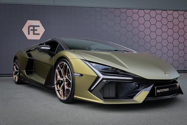 Lamborghini Revuelto | LIFT | CARBON IN & EXTERIEUR | PASSENGER DISPLAY | ADAPTIVE CRUISE | APPLE CARPLAY | SONUS FABER SOUND | PARKING PACK | HEADLAMPS PACKAGE | AMBIENT LIGHT | CUP HOLDERS |