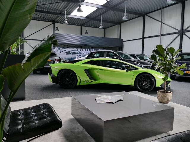 Lamborghini Urus 4.0 V8 HYBRID SE 800PK B&O CARBON PACK /AD PERSONAM/VIOLA MITHRAS/ PANO / MASSAGE