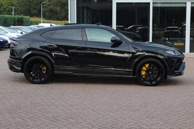 Lamborghini Urus 4.0 V8 / NL Auto! / Full Carbon / Keramisch / B&O / Pano / 360Camera / Head-up / 23'' / Stoelventilatie / Massage