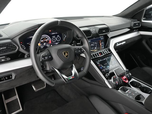 Lamborghini Urus 4.0 V8 782 pk |Novitec Esteso|PPF|Target Blue-eye|rearseat entertainment|keramisch|achterasbesturing|softclose|HUD|memory|360|Apple Carplay|dodehoek|adaptive|