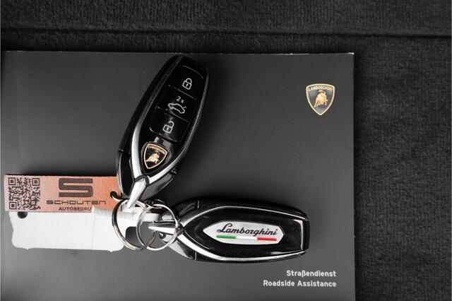 Lamborghini Urus 4.0 V8 Graphite Capsule Novitec Widebody Novitec Uitlaat HUD Pano Massage Ventilatie