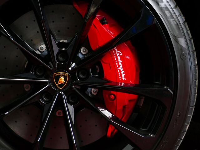 Lamborghini Urus S 4.0 V8 S 666 PK BTW ALLE OPTIES B&O CARBON PACK PANO 23'' KERAMISCH PPF MASSAGE STOELVENTILATIE STOEL/STUUR VERW BLACK PACK CARBON MOTORKAP