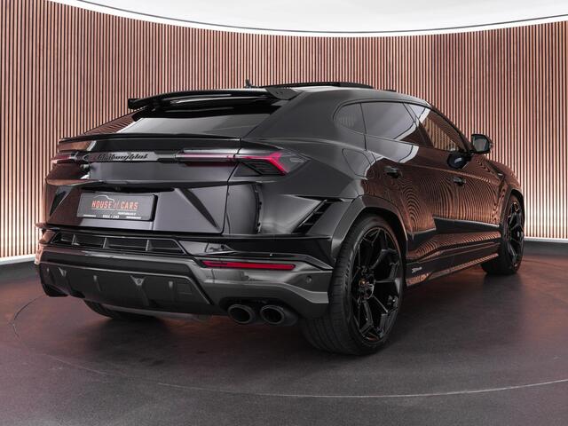 Lamborghini Urus Performante 4.0 666pk V8 |org. NL|Akra|B&O advance|pano|carbon|rear seat ent.|massage|full alcantara|head-up|blind spot|360 camera|23" LMV|