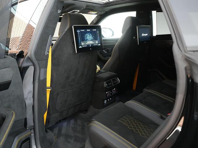 Lamborghini Urus Performante 4.0 666pk V8 |org. NL|Akra|B&O advance|pano|carbon|rear seat ent.|massage|full alcantara|head-up|blind spot|360 camera|23" LMV|