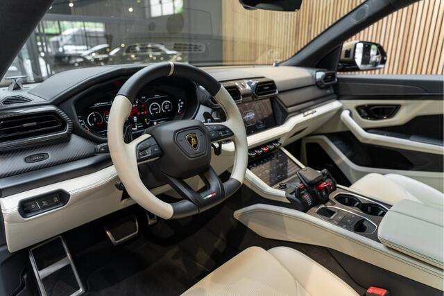 Lamborghini Urus SE Akrapovic Full PPF Carbon B&O 4.0 V8 Hybrid SE Akrapovic B&O