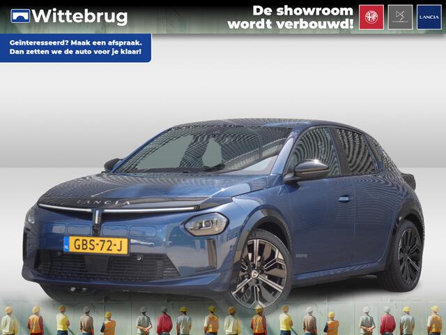 Lancia YPSILON Edizione Cassina Limitata 156 PK 51 kWh Camera | Navigatie | Apple Carplay | Keyless | Dodehoek Bewaking