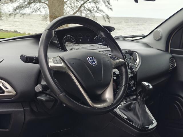 Lancia YPSILON 0.9 TwinAir Opening Edition | Automaat
