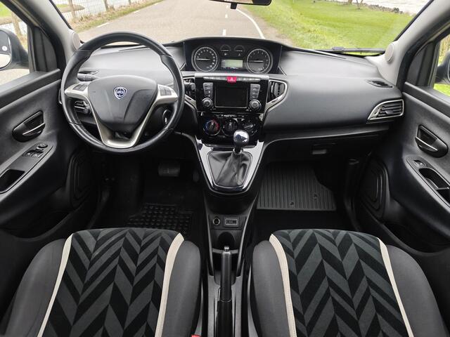 Lancia YPSILON 0.9 TwinAir Opening Edition | Automaat