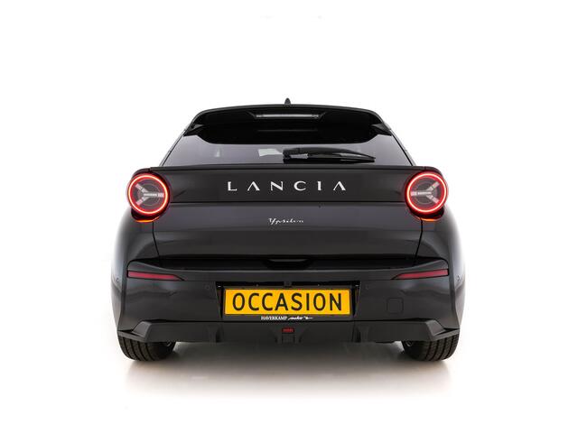 Lancia YPSILON LX 51 kWh [ 3-Fase ] (INCL-BTW) Aut. *HEATPUMP | LEATHER-VELOURS | FULL-LED | ADAPT.CRUISE | CAMERA | DIGI-COCKPIT | CARPLAY | LANE-ASSIST | BLINDSPOT | KEYLESS | COMFORT-SEATS | DAB | 17"ALU*