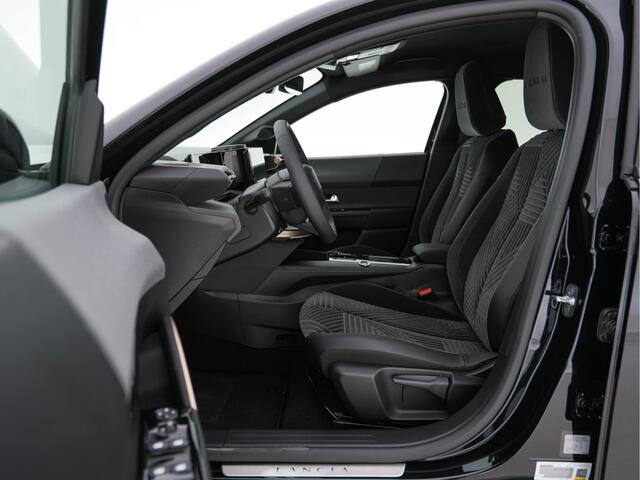 Lancia YPSILON LX 51 kWh [ 3-Fase ] (INCL-BTW) Aut. *HEATPUMP | LEATHER-VELOURS | FULL-LED | ADAPT.CRUISE | CAMERA | DIGI-COCKPIT | CARPLAY | LANE-ASSIST | BLINDSPOT | KEYLESS | COMFORT-SEATS | DAB | 17"ALU*